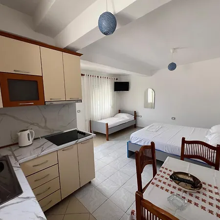 Penzion Guest House Vlore 3*