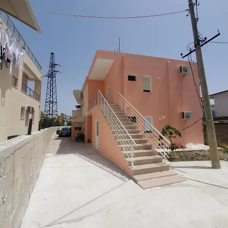 Guest House Vlore بيت ضيافة 3*