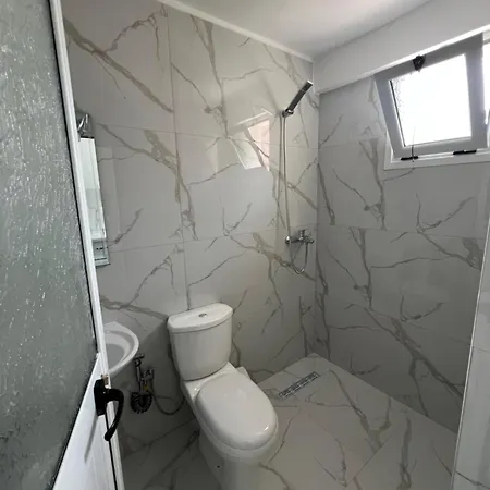 Guest House Vlore فلورا