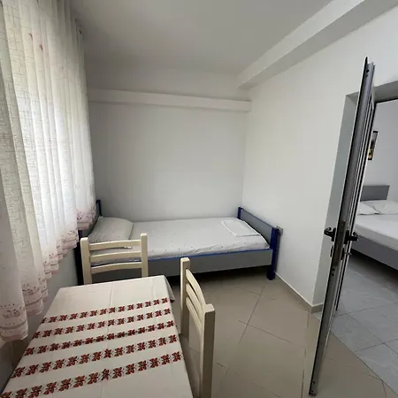 Guest House Vlore 3* فلورا